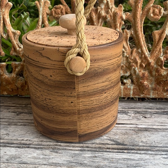 Rustic Ice Bucket with Rope Handle - Picture 5 of 9